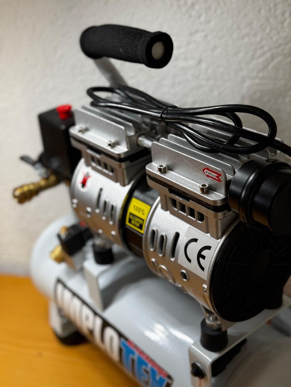 Kompressoren: IMPLOTEX Flüsterkompressor 9L Ölfrei – Gebraucht aus Zürich von dom_l879 1