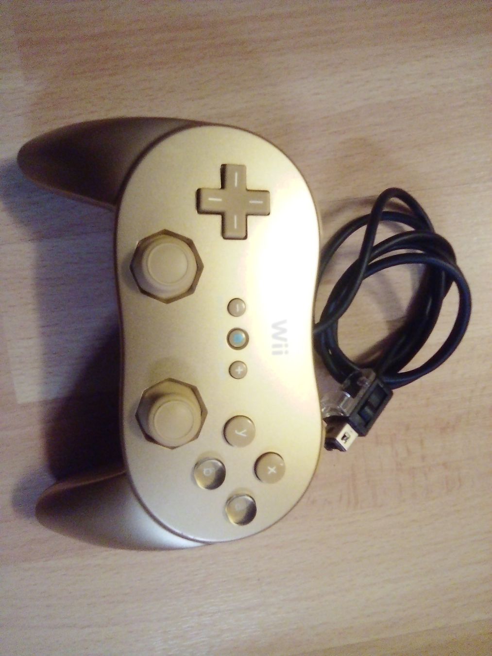 Nintendo Controller: Club Nintendo Wii Classic Controller Pro Gold – Neu (gemäss Beschreibung) aus Winterthur von Colonica 4