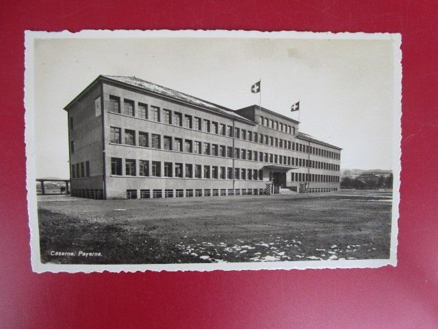 Cartes postales: 2 alte Ansichtskarten Kaserne Payerne - 1940er Jahre – D'occasion à Luzern par Horoskop1 3