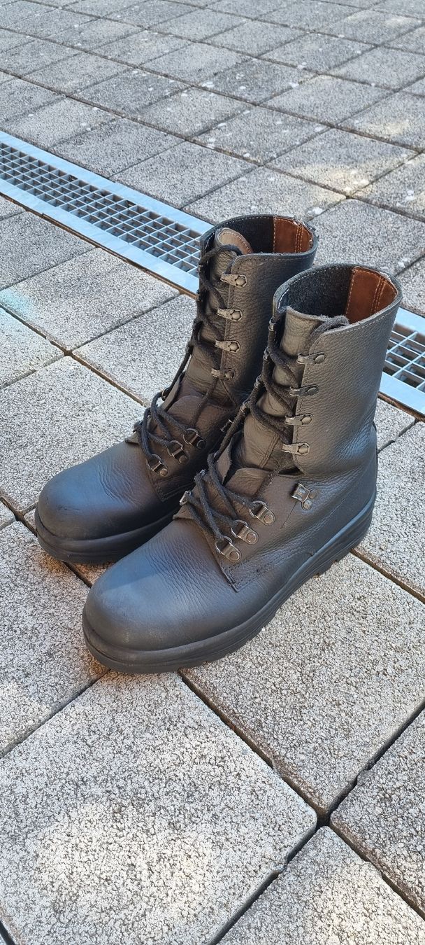 Minerva Chaussures hommes: KS90/Minerva 14 Grösse 275 – D'occasion à Zürich par Glaidan