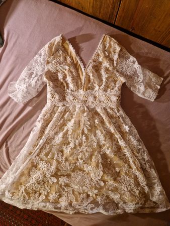 Kleid weiss Spitze Grösse S neuwertig