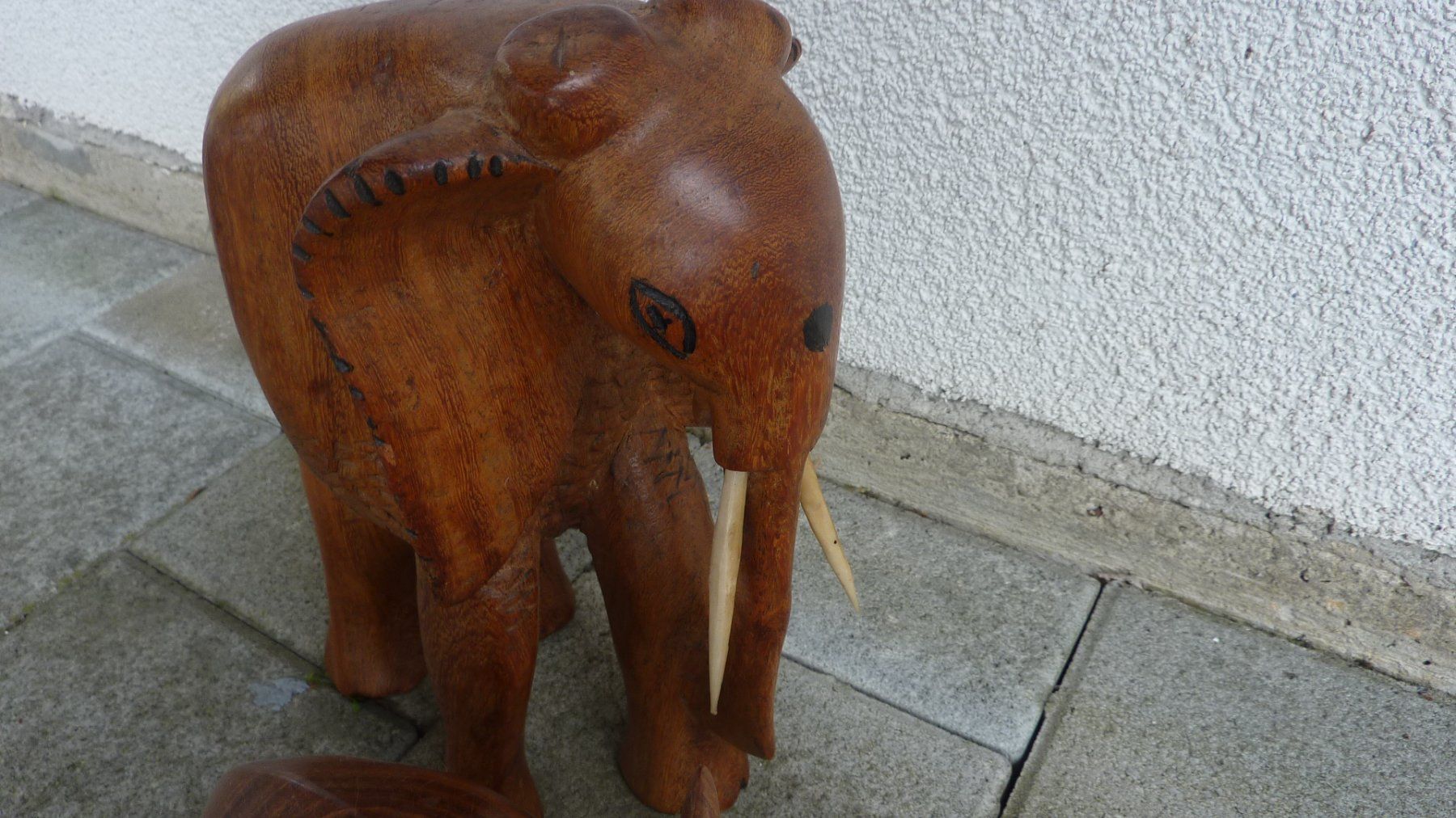 Statuette: 2 holz elefanten – Nuovo (secondo la descrizione) da Füllinsdorf venduto da pmarkus 4