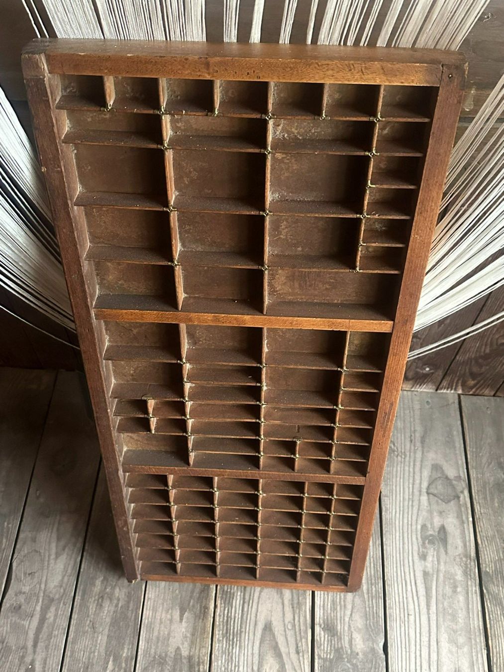 Scaffali: ANTIKER SETZKASTEN HOLZ – Usato da Meienried venduto da ManuelaBoutique