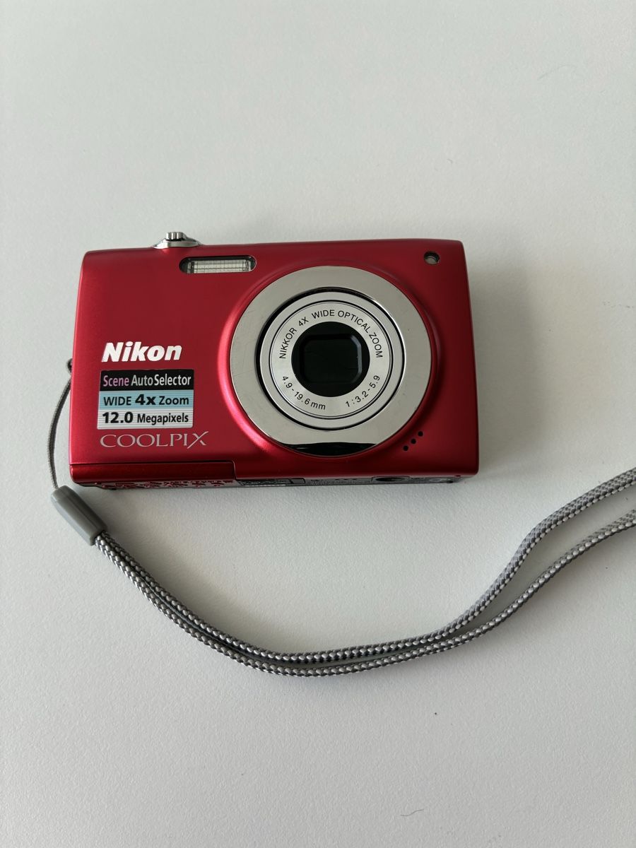 Nikon Appareil photo: Nikon Coolpix aus Hausräumung  – Défectueux à Chur par Knokno199