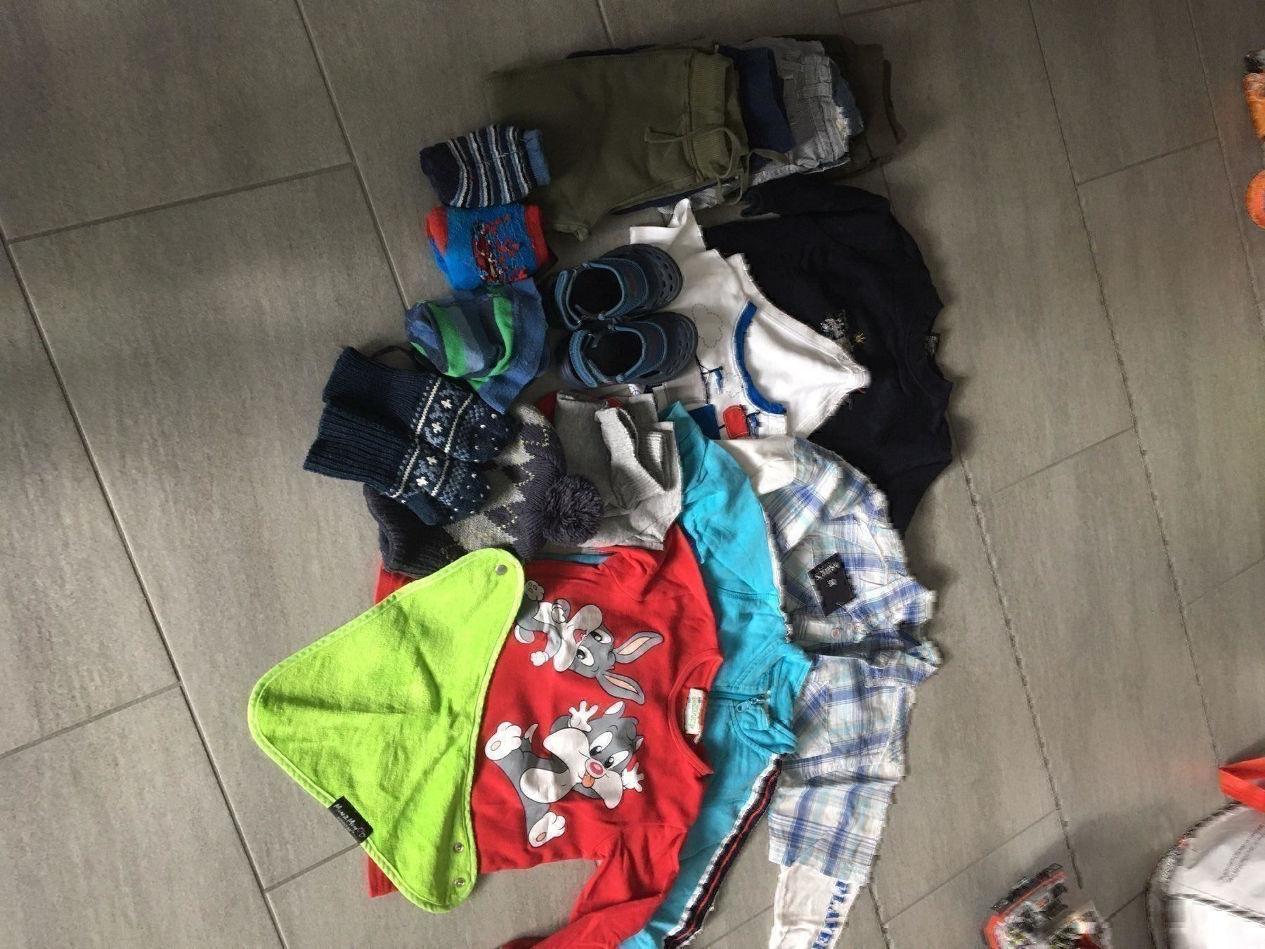 Lotti & Set di vestiti: Kleider Paket Größe 86/92 – Usato da Adliswil venduto da rossoelmare 5