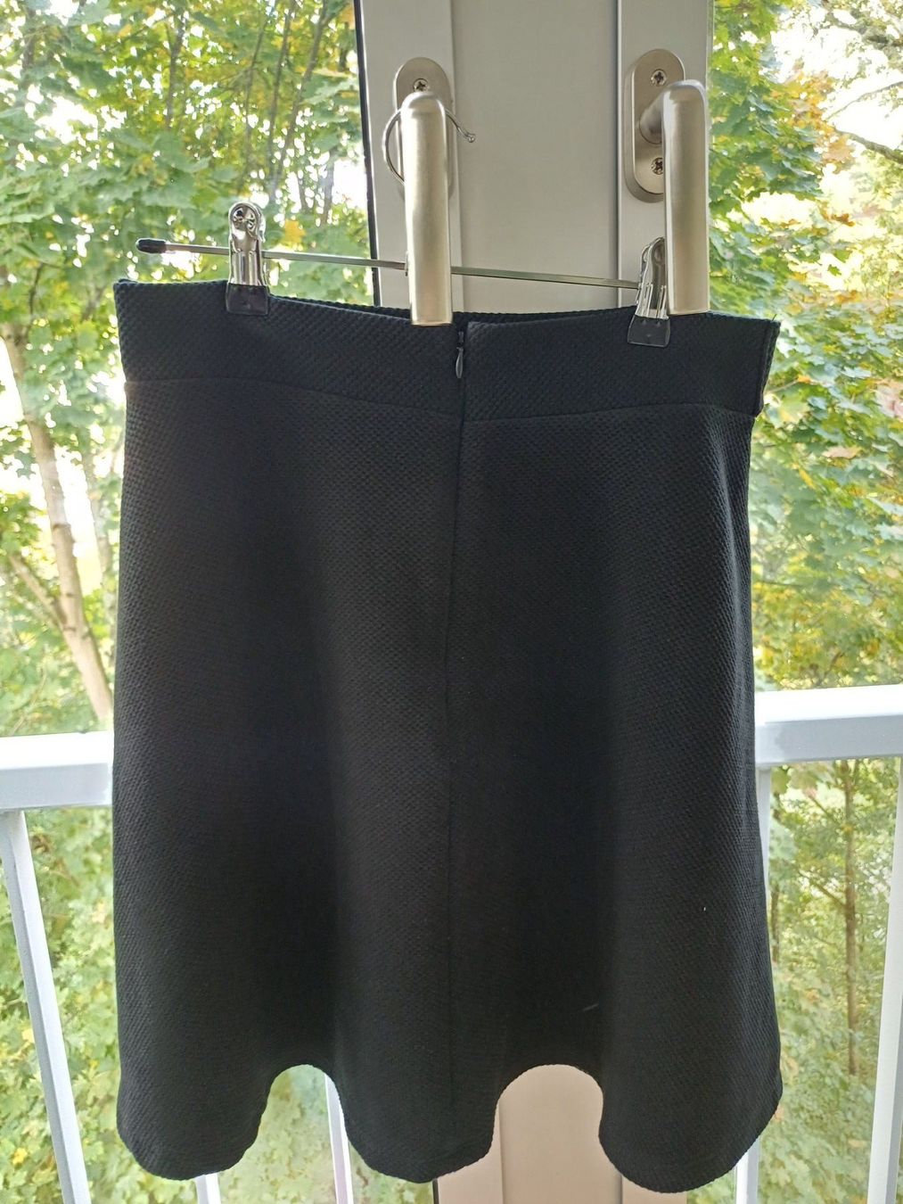 Esprit Gonne: Esprit Jupe Schwarz – Usato da Baden venduto da lm6_dwv5 1