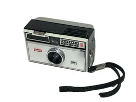 Kamera Kodak Instamatic 100 mit Tasche guter Zustand