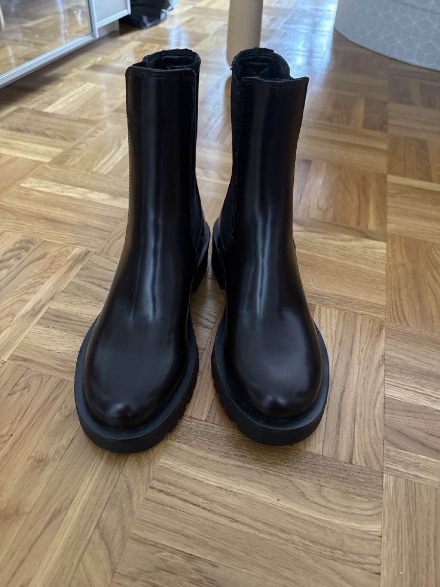 H&M Chaussures femmes: Bottines marron neuves H&M – Neuf avec emballage d'origine à Crassier par GGblue23515 1
