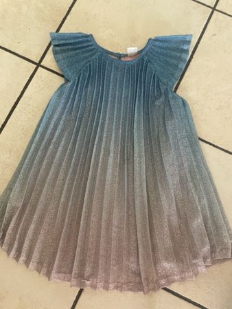 Neues Plissee Sommerkleid Gr. 110 Glitzer Ombre