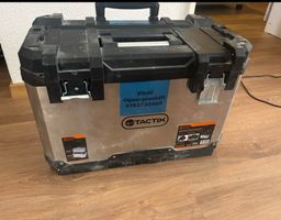 Werkzeugkasten aus Metall