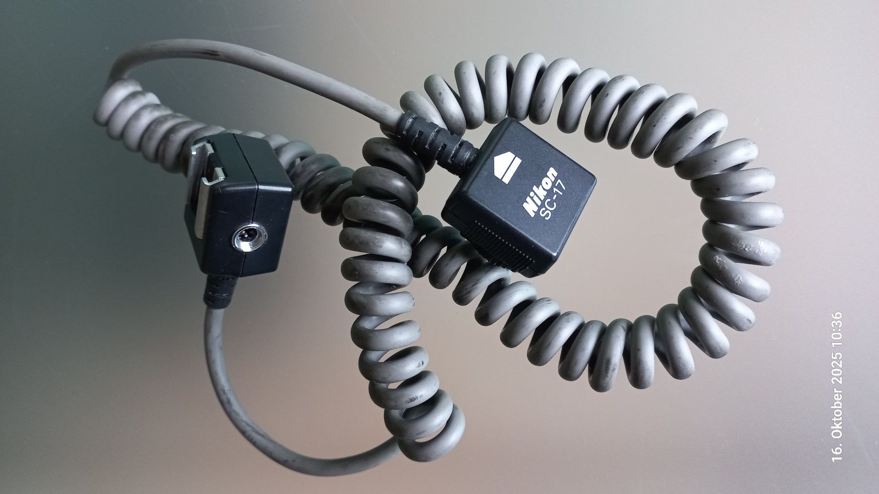 Kabel: Blitzkabel Nikon SC-17 – Gebraucht aus Heimiswil von Jleuen