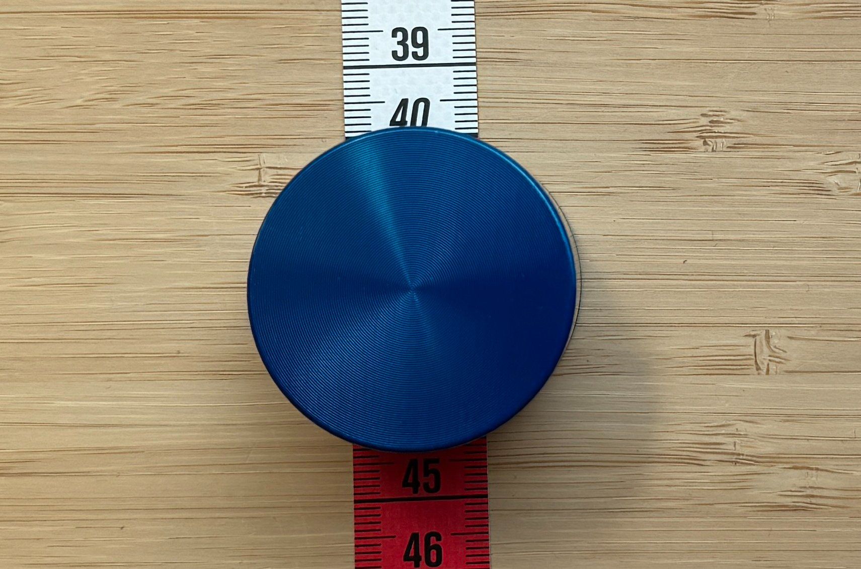 Tabak: blauer Metall Grinder, blue, Mühle – Neu und originalverpackt aus Winterthur von YaV 1