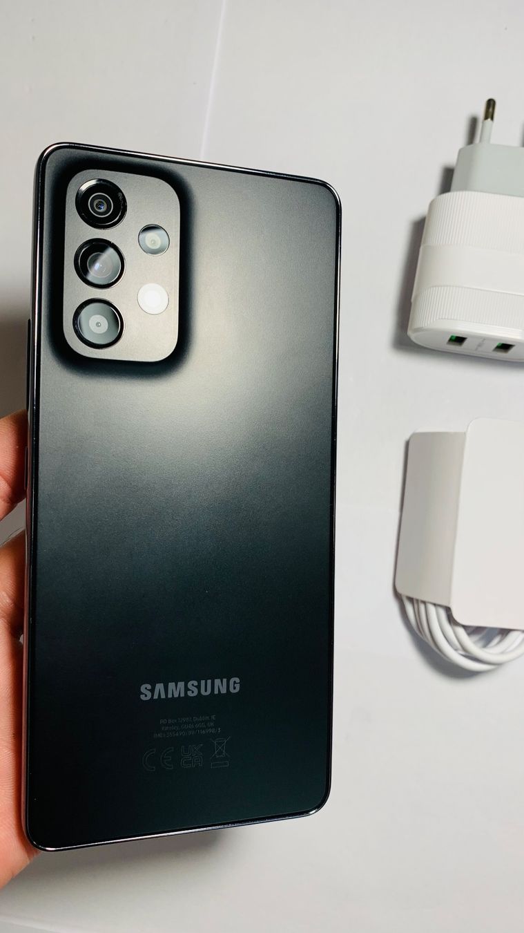 Samsung Telefoni cellulari / Smartphones: Samsung Galaxy A53 / 5G (128GB) – Usato da Luzern venduto da Waince786