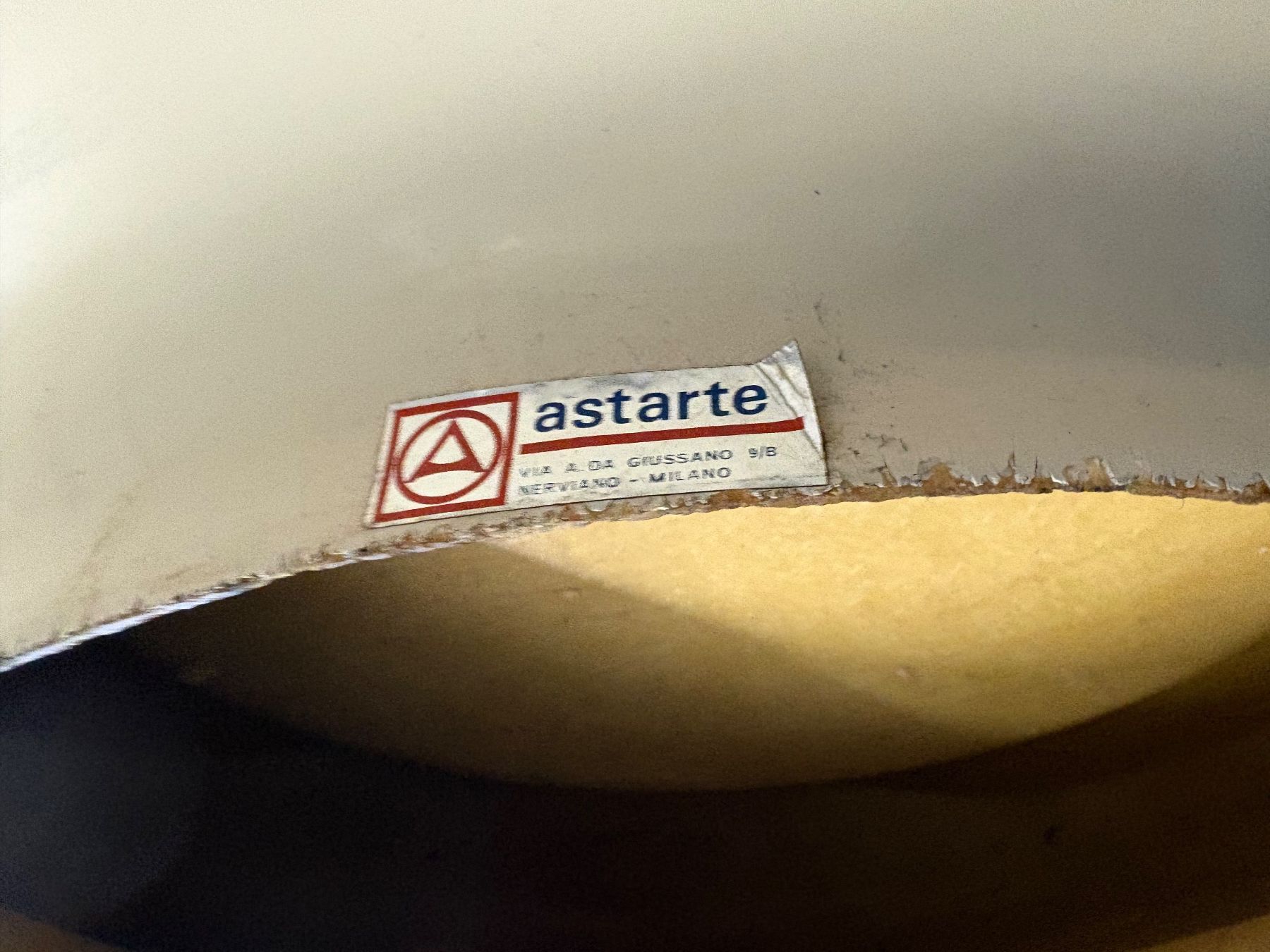 Tavoli: Astarte Ufo Couchtisch Space Age – Usato da Regensdorf venduto da Nessi1974 8