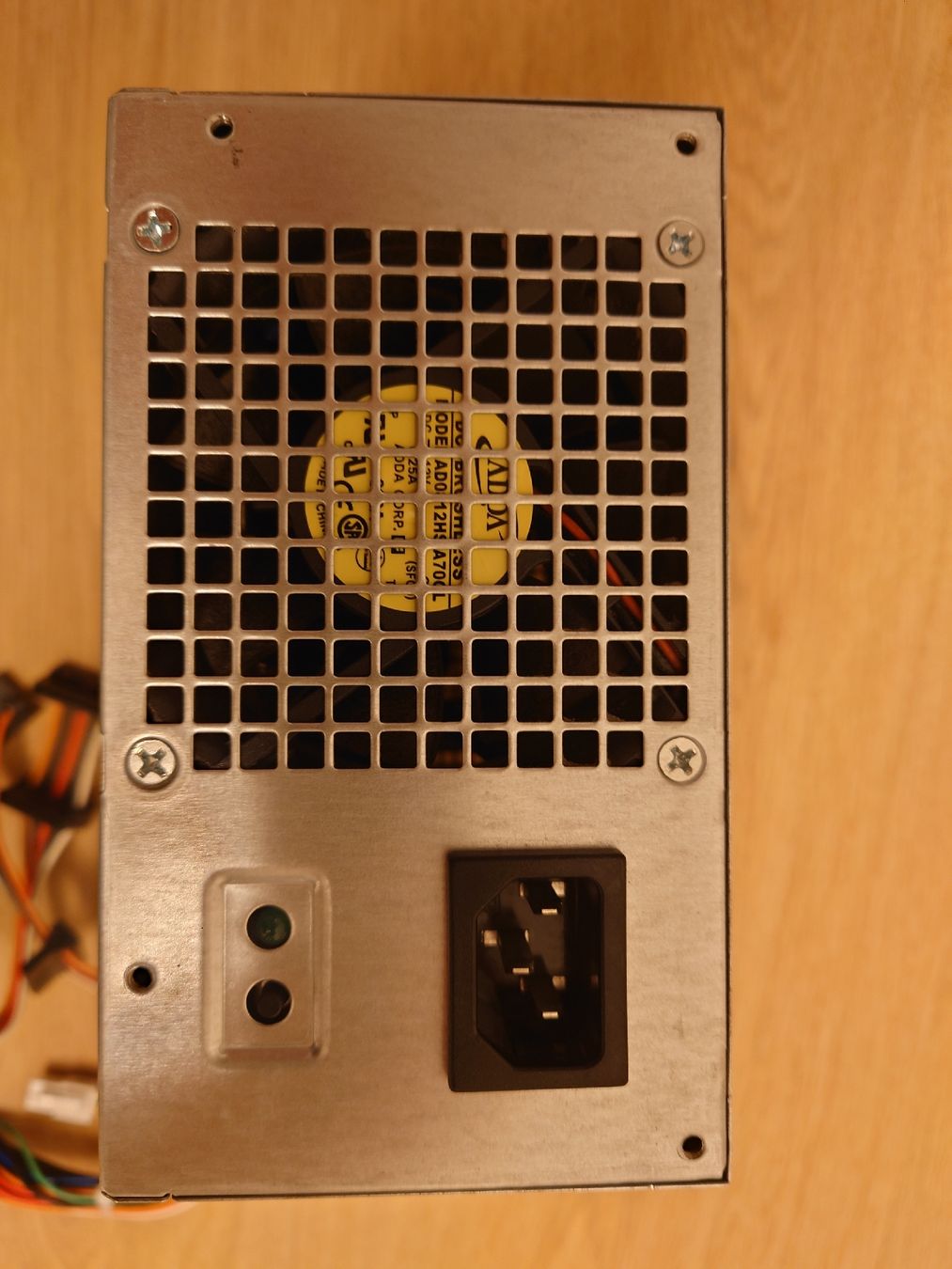 Dell Custodie: Dell H275AM-00 Netzteil - 275W – Usato da Zürich venduto da Almohammed 1