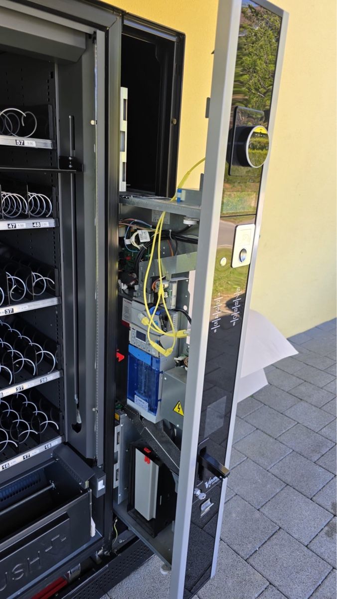 Sonstiges für die Gastronomie & Hotel: Snackautomat – Gebraucht aus melchnau von lua_lrz7 1