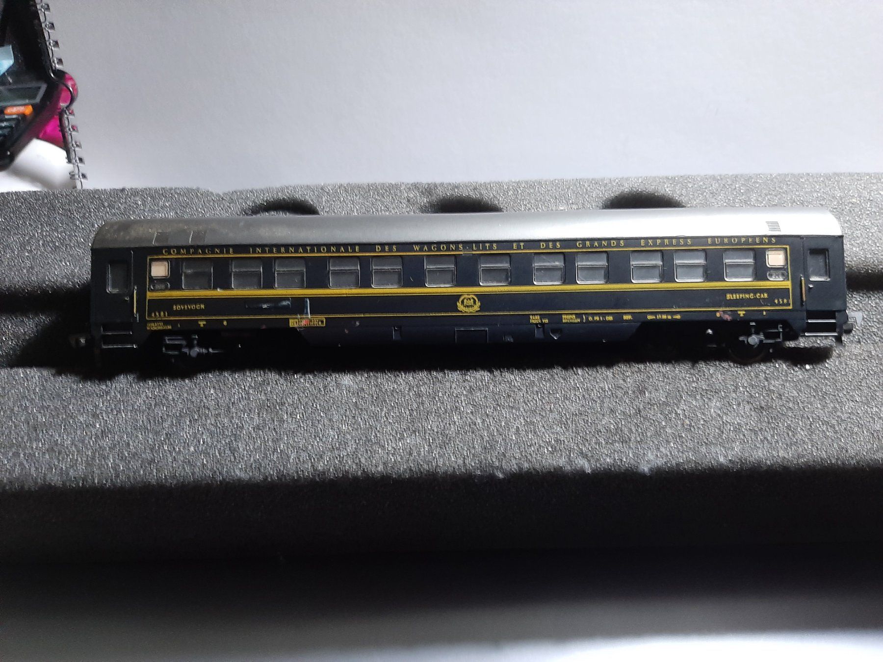 Fleischmann Modellini di ferrovie: FLEISCHMANN SCHLAFWAGEN – Usato da Avully venduto da RIVALIS 1
