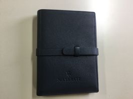 Maserati GranTurismo / Borddokumentenmappe blau, mit Bücher
