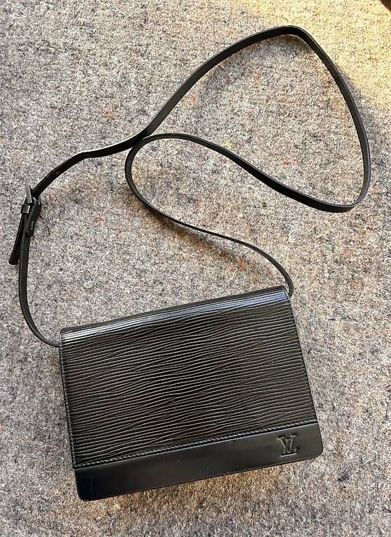 Sacs femmes: Tasche Epi Leder schwarz – D'occasion à Hüntwangen par Lorena14
