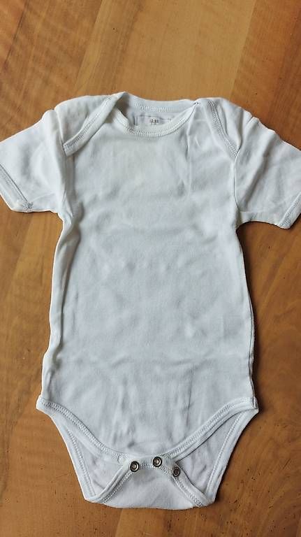 Sous-vêtements: Body Kurzarm Gr. 62 / 68 – D'occasion à Rotkreuz par MASI17