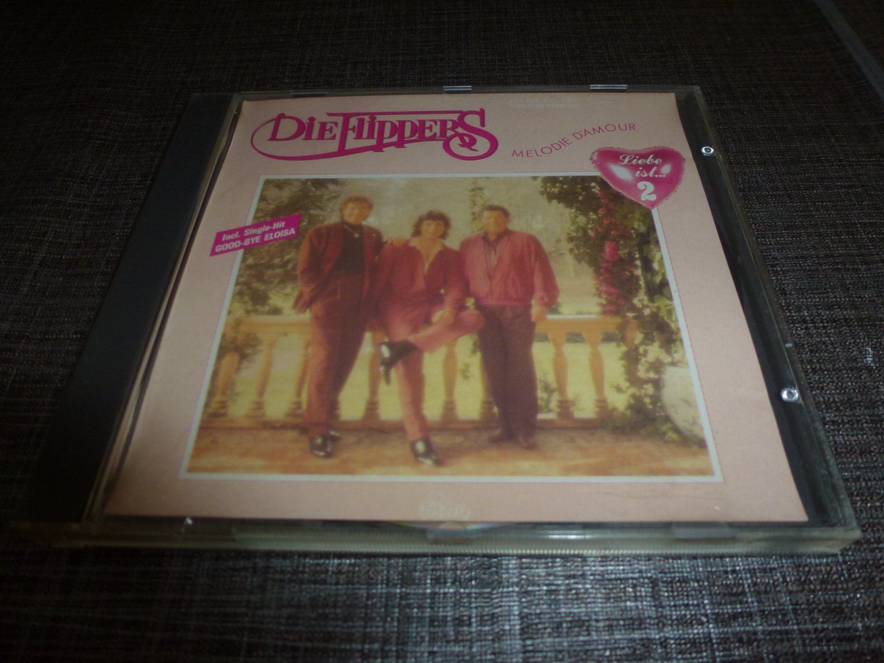 CD: Die Flippers - Liebe ist 2 CD – Usato da Olten venduto da Disc-Ausverkauf