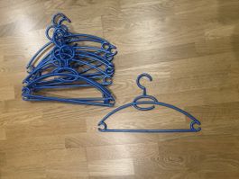 Kleiderbuegel blau 10 Stueck guter Zustand 