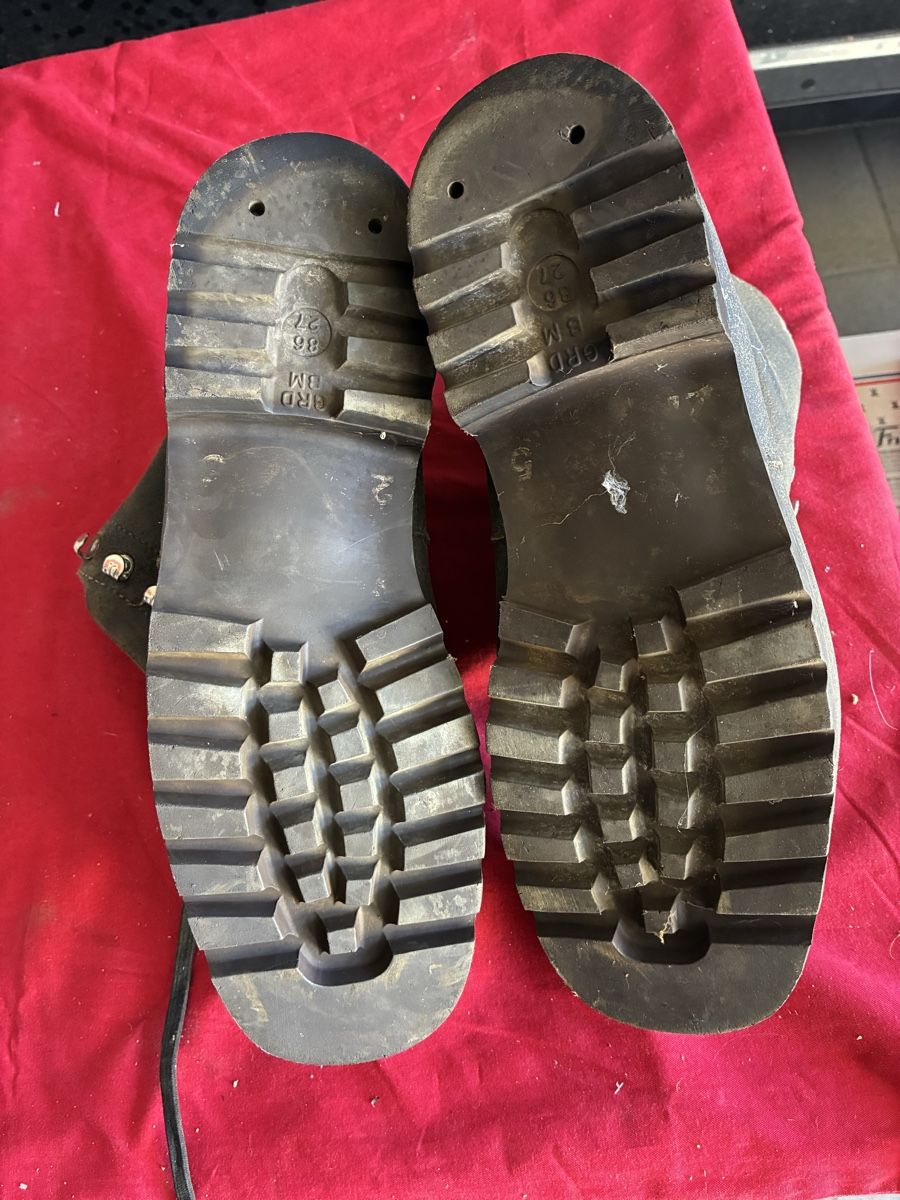 Scarpe da uomo: Soulier de l’armée suisse – Usato da Les Bayards venduto da Mutz51 1