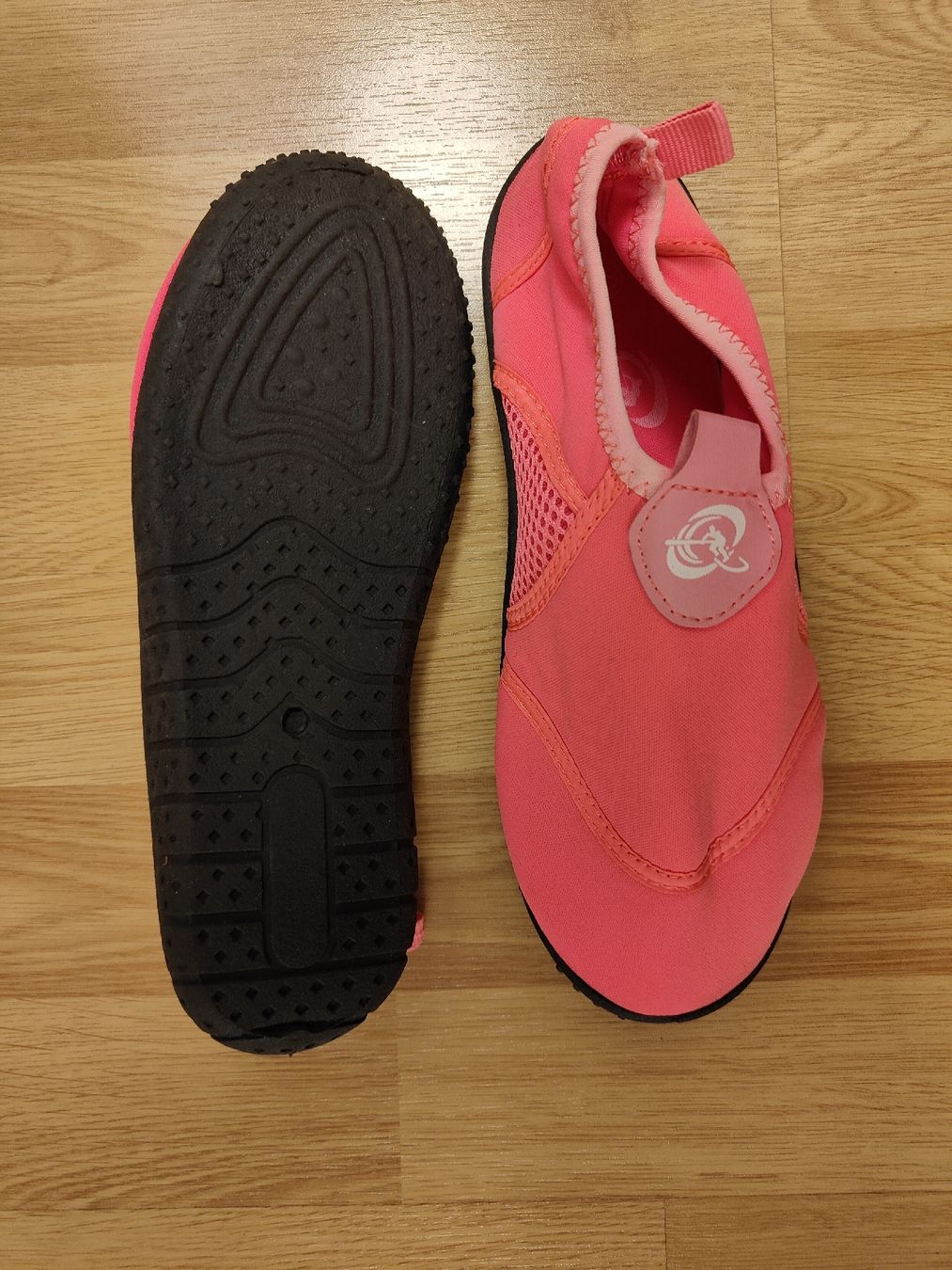 Scarpe per ragazze: Badeschuhe/Surfschuhe Gr. 35, Pink – Usato da Davos Platz venduto da wauwauin 3