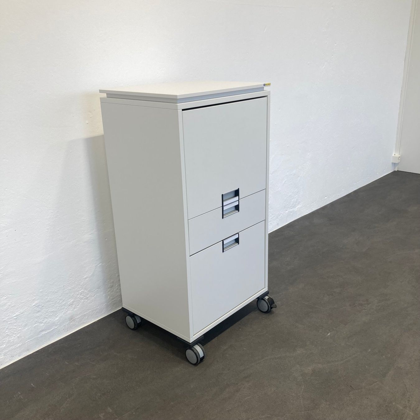 Banconi: Steelcase Moby Roll-Caddy - Weiss - mit A4 Schublade - mit – Usato da Schönenwerd venduto da mcofficeshop 2