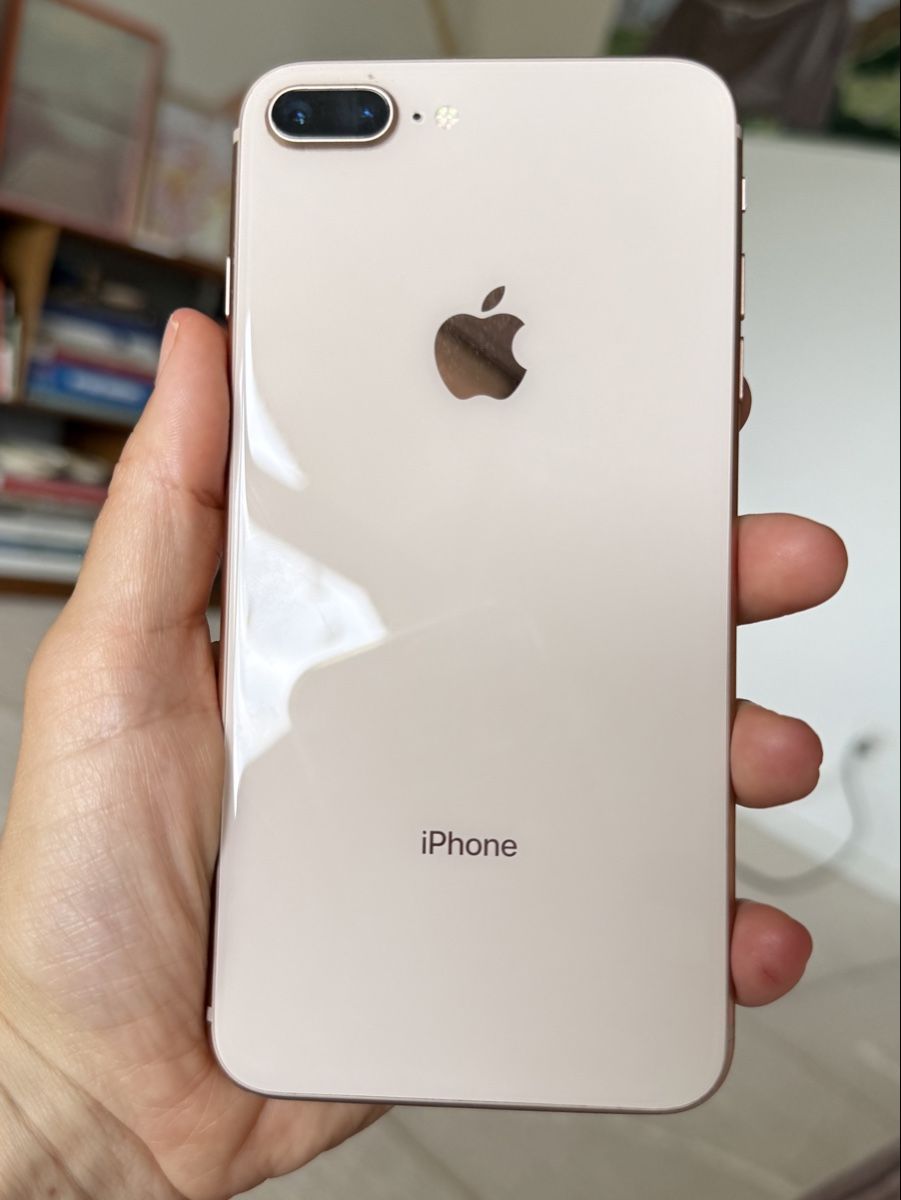 Apple Telefoni cellulari / Smartphones: Apple iPhone 8 Plus - 256GB - Gold - Excellent Condition – Usato da Crans VD venduto da jes_8r92