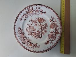 Antiker, weissroter Teller (Sarreguemines)