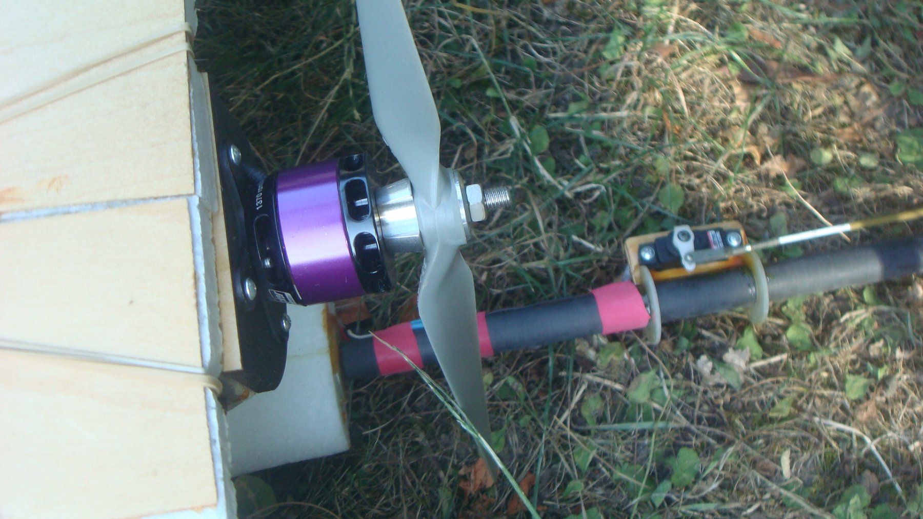 Modellismo RC: Modellflugzeug Hobby King EPP mit Hacker Motor und Prop – Usato da Münchenstein venduto da Pesci6 1
