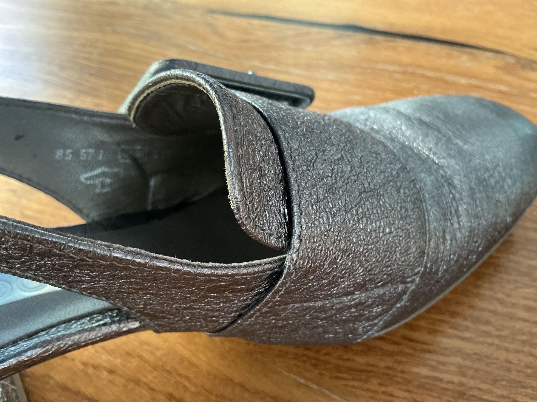 Chaussures femmes: Gabor  Sandale silber Grösse 4 1/2 mit Schnalle – D'occasion à Suhr par star033 5
