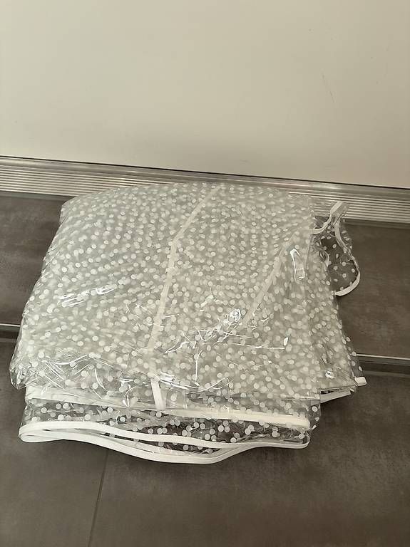 Sonnenschirme: Nappes PVC transparentes à pois – Gebraucht aus Conthey von carina.pereira