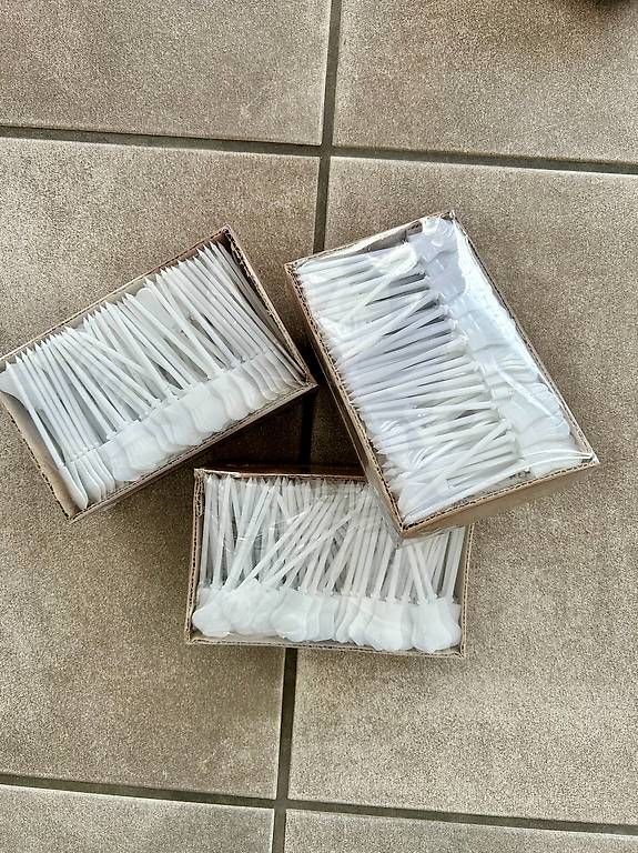 Tutte le decorazioni: 3 x plastic toothpicks/chefs hat – Usato da Ettingen venduto da Billy4107