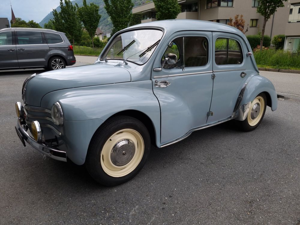 Renault 4CV mit Veteranenstatus