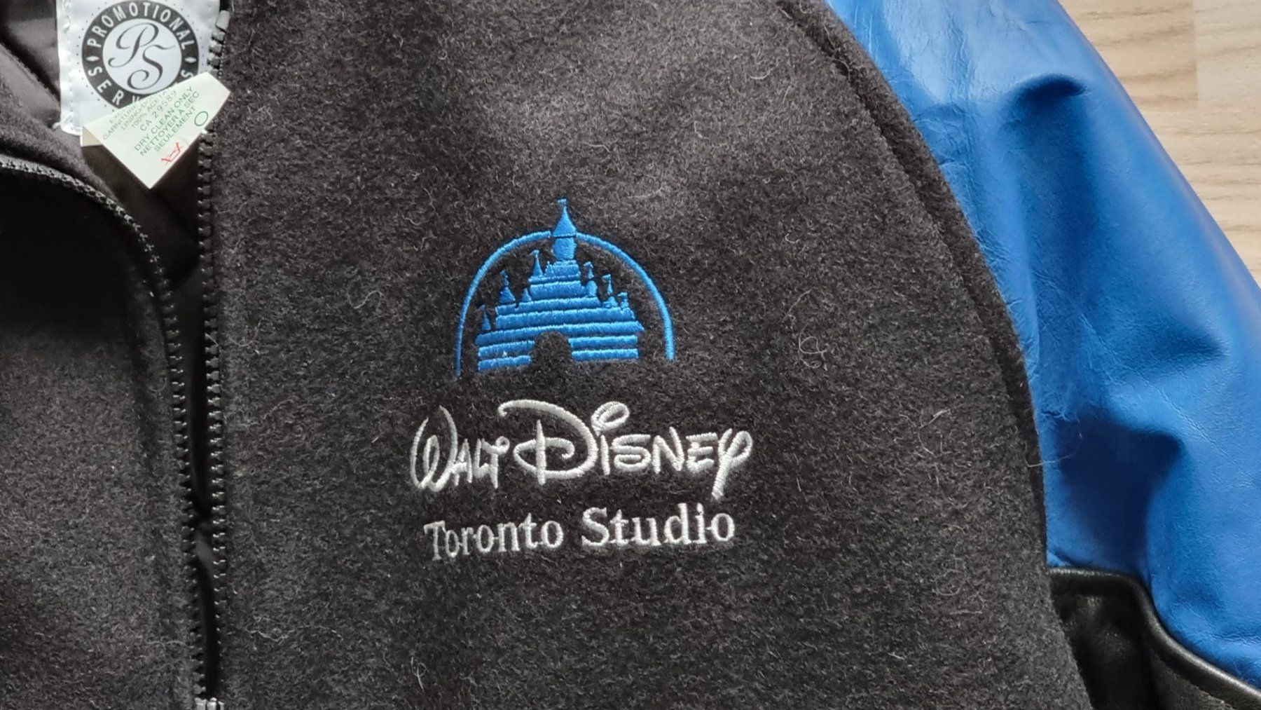 Giacche: Walt Disney Toronto Studio Jacke - RAR – Nuovo (secondo la descrizione) da Oetwil am See venduto da fineli2 1