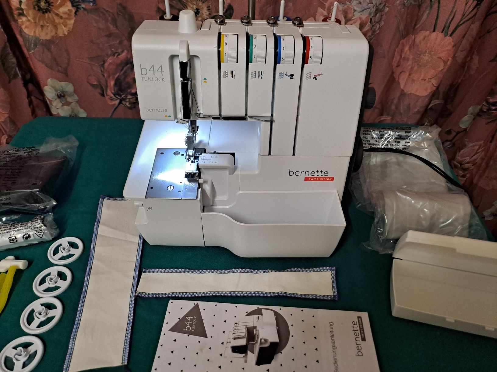 Bernina Nähmaschinen: Bernina bernette b44 funlock – Gebraucht aus Belp von amalija