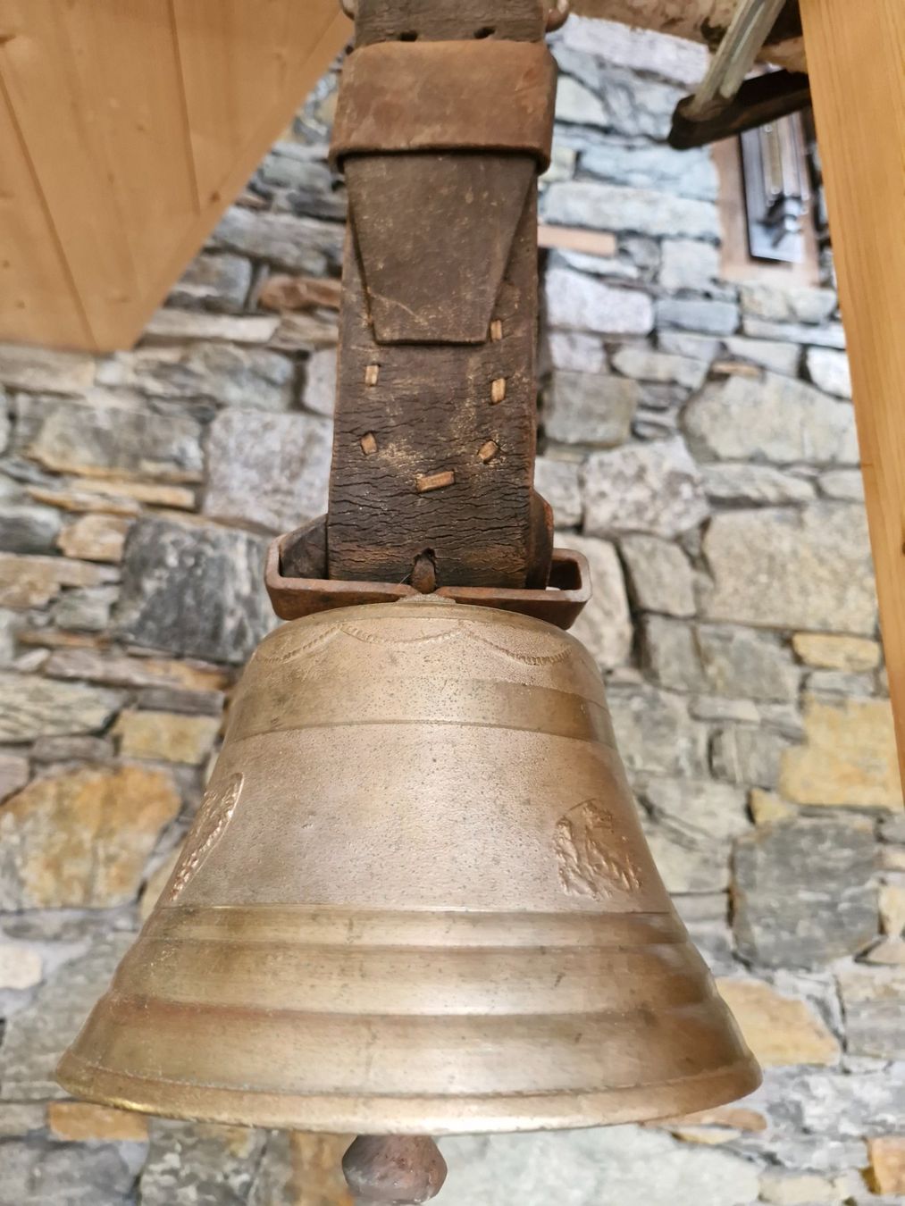 Cloches & sonnailles: Glocke Treichel – D'occasion à Guarda par rue_bpd7 1