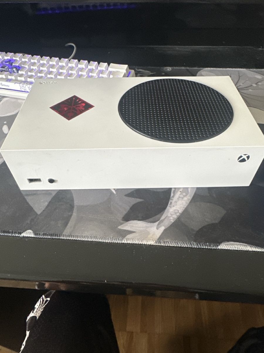 Microsoft Console: Xbox series s – Usato da luzern venduto da coo_26xl