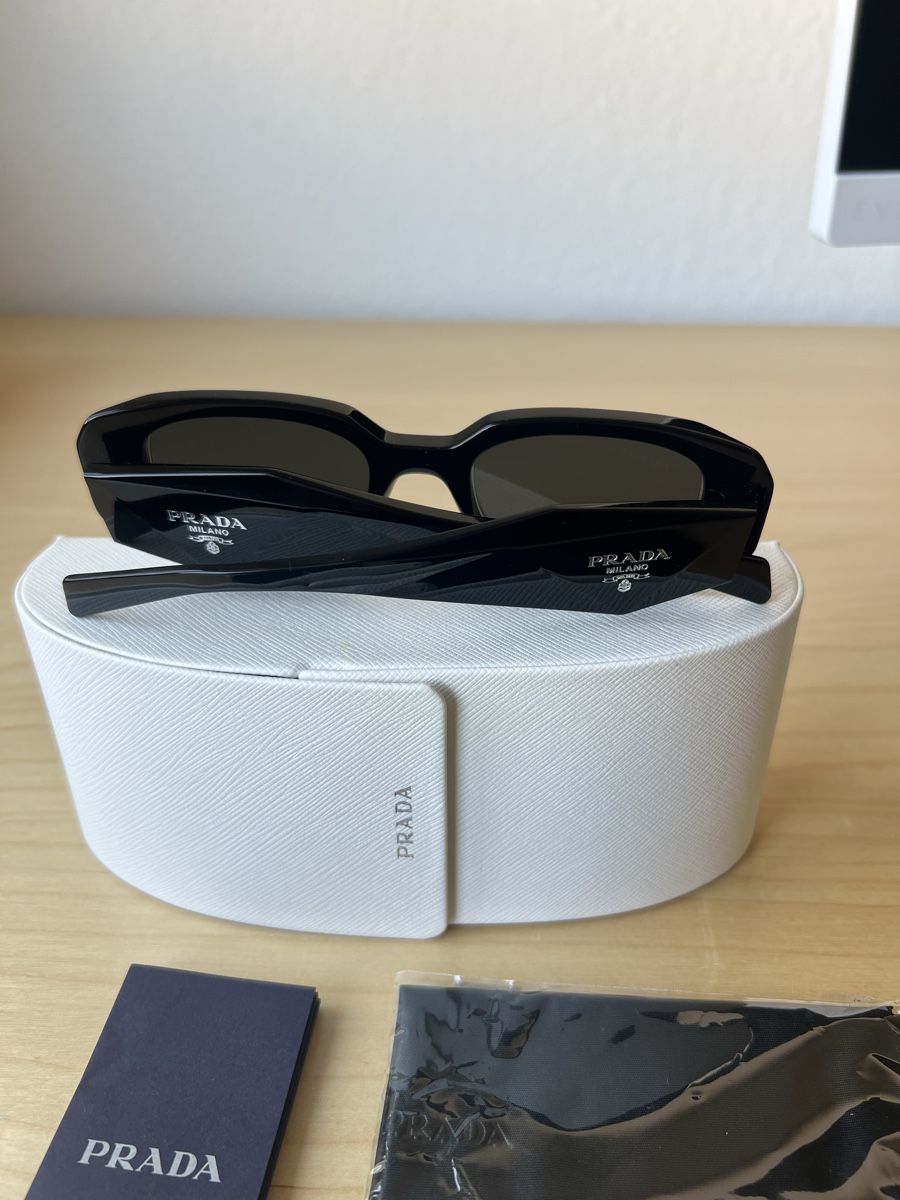Prada Lunettes & Verres: Prada Sonnenbrille PR17WS schwarz – Neuf (Voir description) à Zürich par oli.ver 2