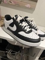 Nike Gr. 38Schwarz Weiss Top Zustand