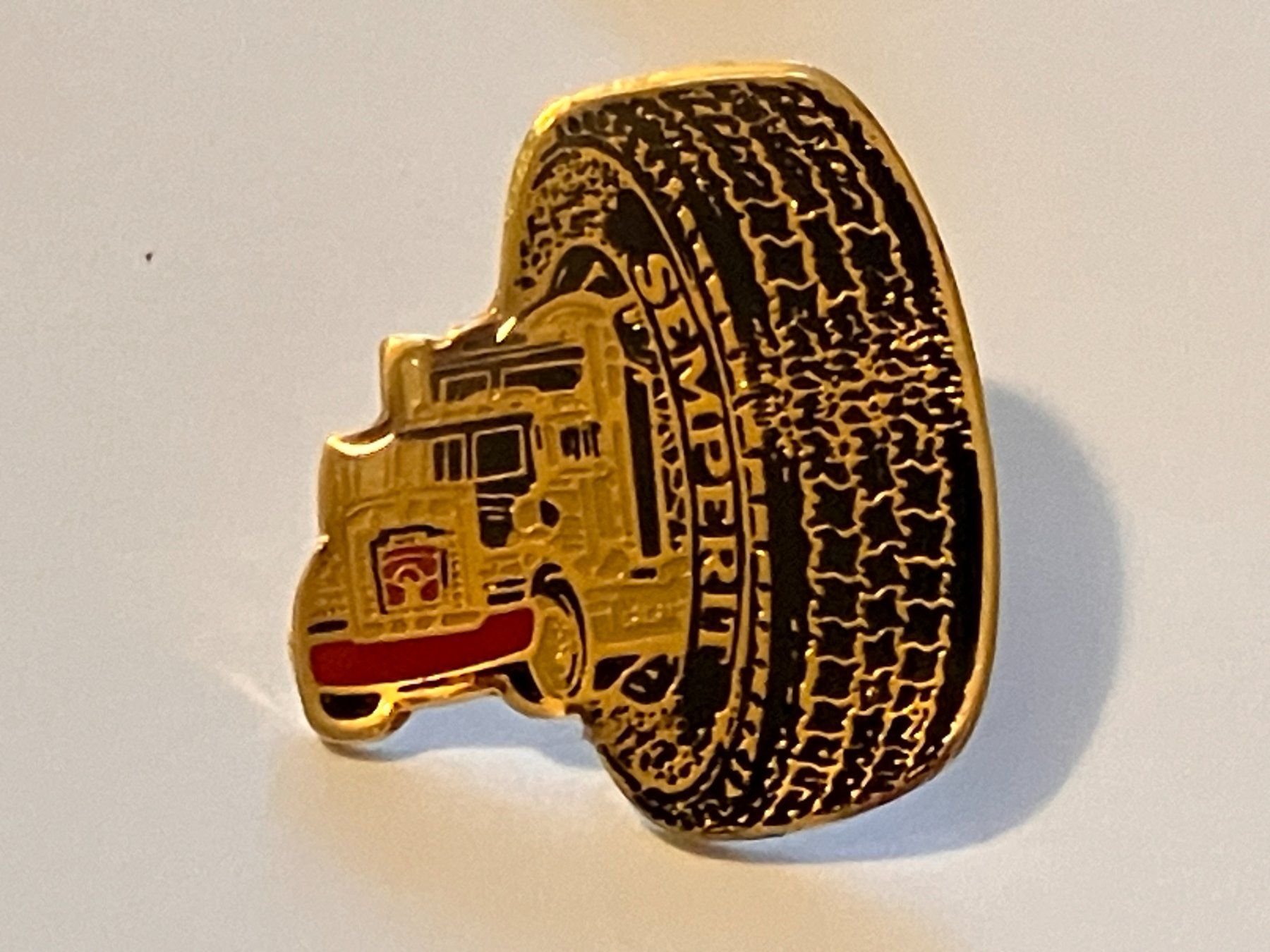 Placchette & Badge: 1 Pin Semperit Reifen – Usato da Basel venduto da djwwpp