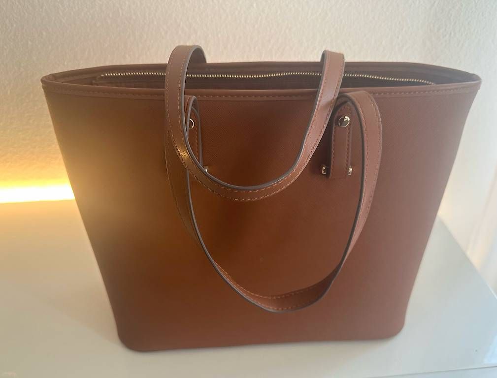 H&M Borse da donna: Neuwertig! Grosse Tasche von H&M – Nuovo (secondo la descrizione) da Flawil venduto da mar_9chb 1