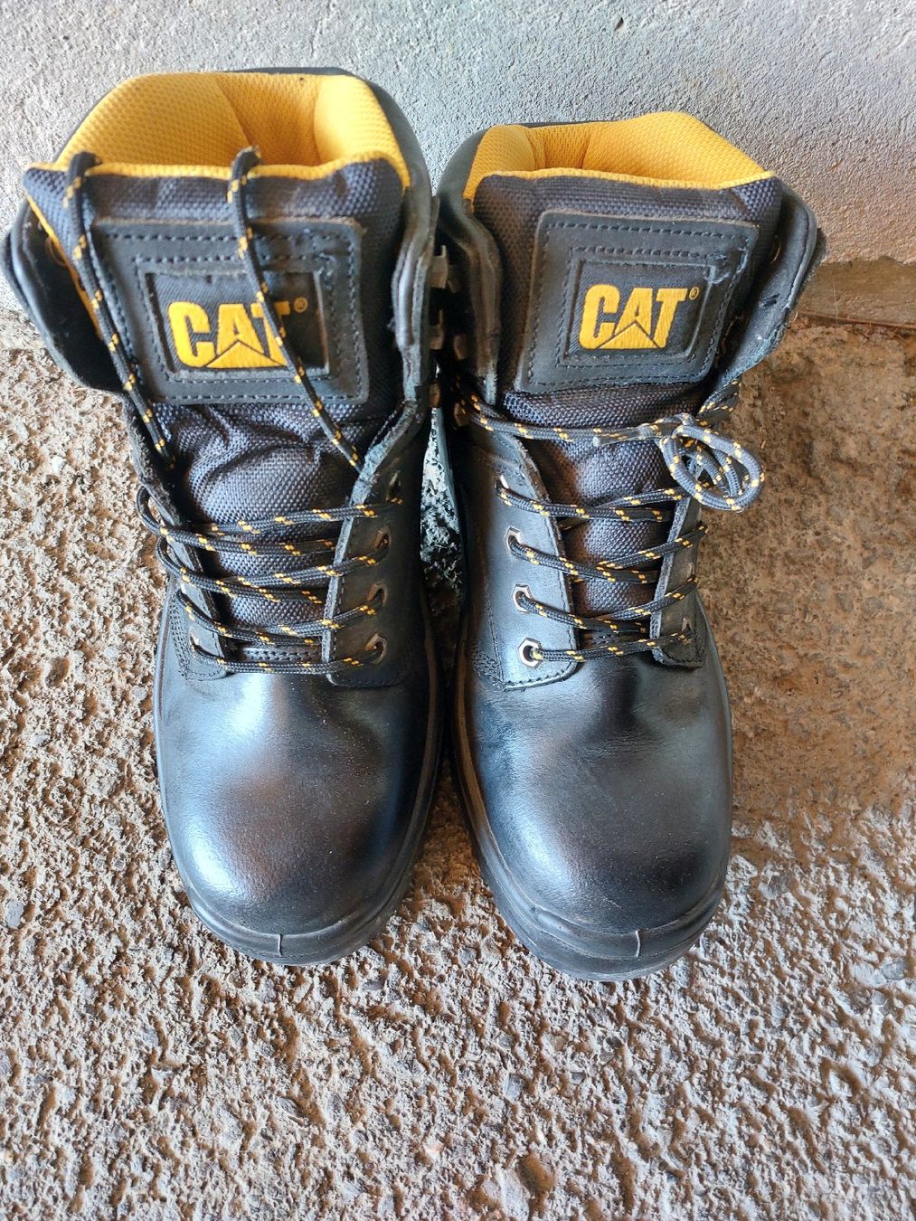 Caterpillar Scarpe da uomo: Schuhe mit Stahlkappe Caterpillar – Usato da Orpund venduto da Sputn1k