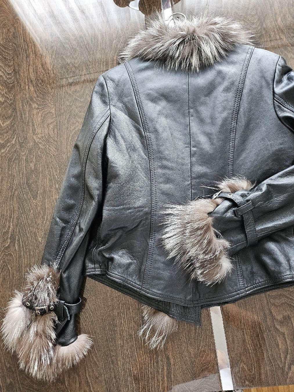 Jacken: Lederjacke mit dem Pelz – Neu (gemäss Beschreibung) aus Rapperswil SG von dslemer 5