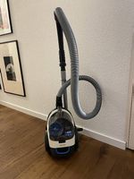 Philips Beutelloser Staubsauger 3000 Serie  900 W