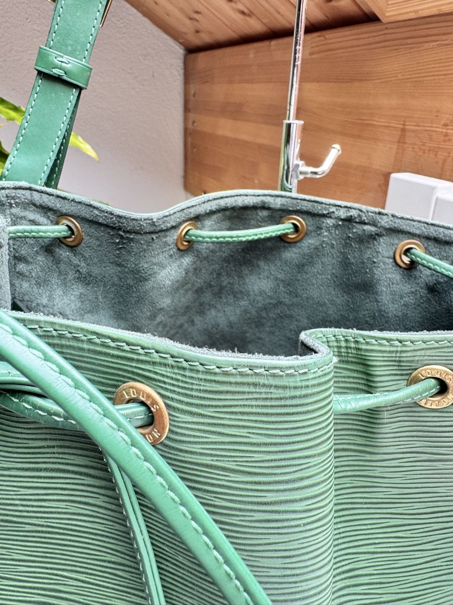 Louis Vuitton Borse da donna: Louis vuitton Bucket Grün – Usato da Neuenegg venduto da ilovefashion123 3
