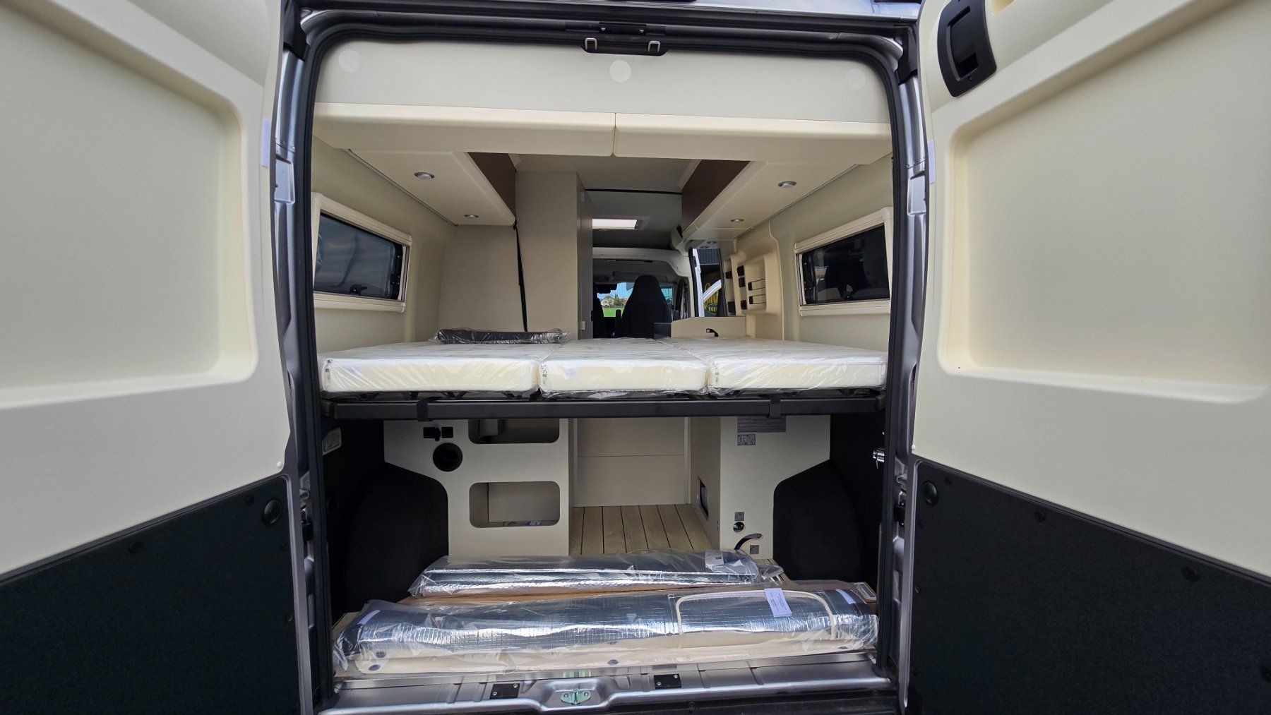 Westfalia Veicoli da campeggio: Westfalia Columbus 600 E, Grigio Campovolo – Nuovo e nell'imballaggio originale da Lohn-Ammannsegg venduto da MOBYCAMPERS 9