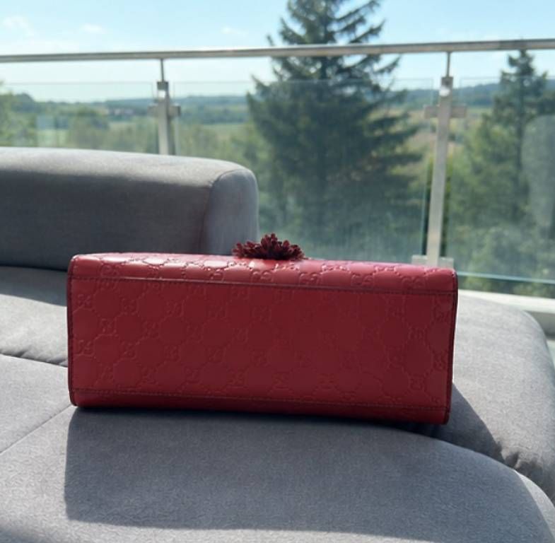 Taschen für Damen: Rote Gucci Lederhandtasche – Gebraucht aus Romont FR von Yohelys 1